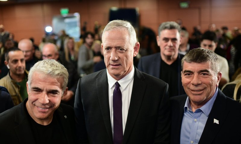 סקר מנדטים: כחול לבן חוזר להוביל, זהות נחלשת