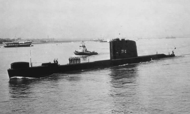 היום בהיסטוריה: הרופא שעלה אחרון לצוללת דקר