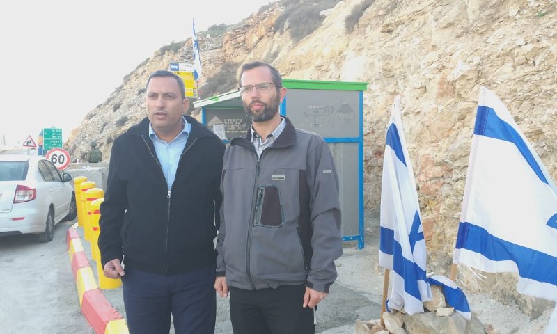 ראש עיריית שדרות בביקור בגבעת אסף: "אנחנו אתכם"