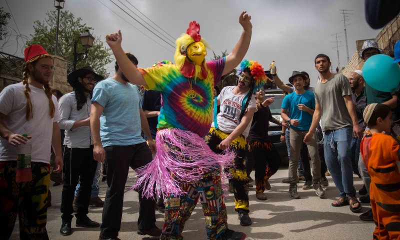 שידור חי: קריאת מגילה ומשתה מישיבת הכותל