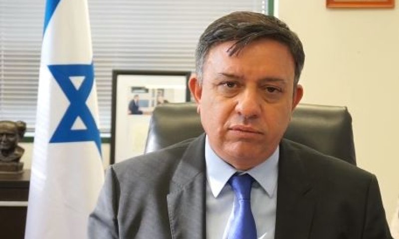 גבאי: "הדיקטטור יטיף מוסר לישראל"?