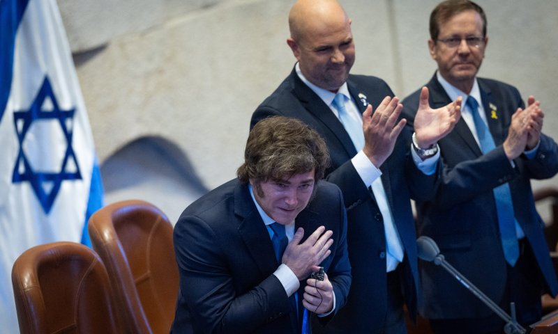 בתשואות ממושכות: צפו בקבלת הפנים של חאבייר מיליי בכנסת