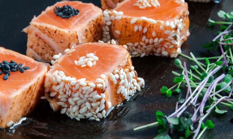 מושלם לאחרי החגים: טאטקי סלמון במיונז וואסבי ביתי