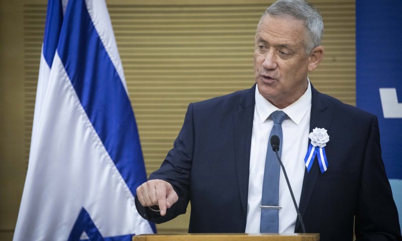 גנץ: מקיים שיחות עם ראשי מפלגות מהימין