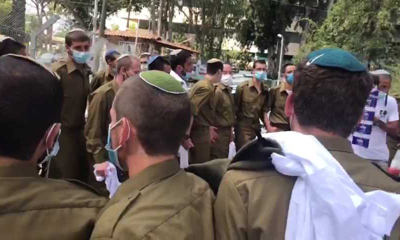 העיתון הבריטי מודאג: 40% מהקצינים בצה"ל הם דתיים