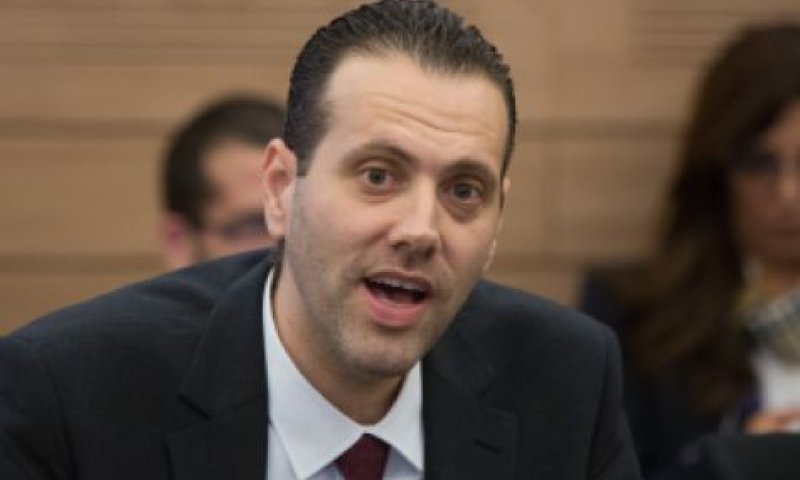 מחוקק חוק השבת מגלה מדוע אינו חובש כיפה