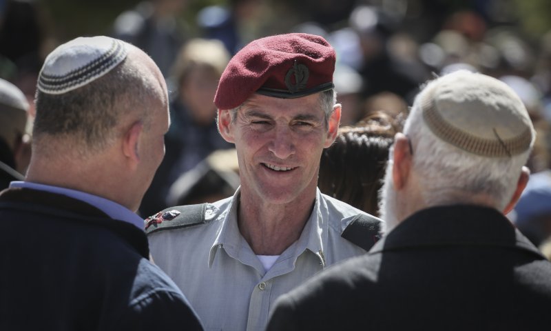 רגע לפני הפרישה: איזנקוט ערך שיחת הבהרה לגולן