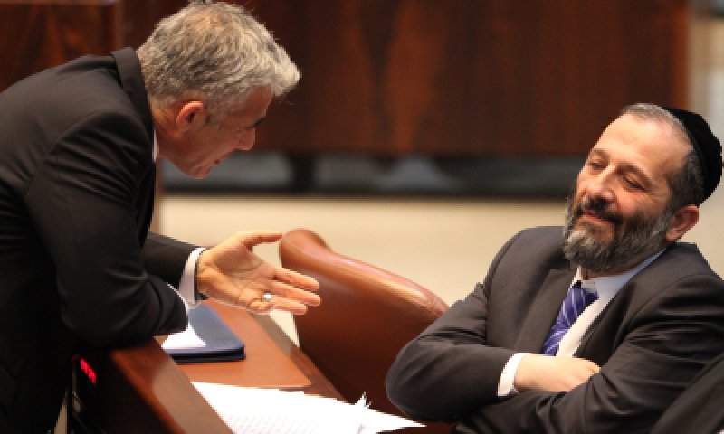 העם דורש אחדות; הפילוג נוצר למעלה