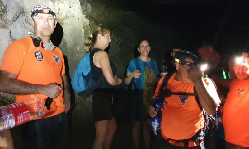 אמילי עמרוסי חולצה מנחל קלט: "הגוף מלא שריטות"