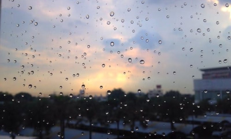 חם מהרגיל; גשם ואובך: תחזית מזג אוויר