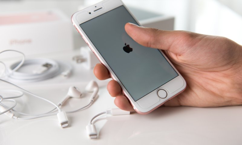 העתיד כבר כאן: אפל תהפוך את האייפון למחשב נייד