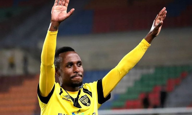 הישראלי להט מול מסי, קנזס סיטי עם מחווה לגדי קינדה