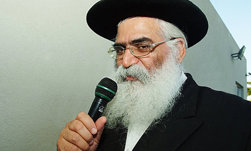 מבוכה בנתיבות: המקובל הרב יורם אברג'ל חשוד בסחיטה באיומים. מעצרו הוארך