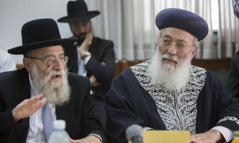 בגלל המאבק בש"ס: האם הרב אריה שטרן יודח?