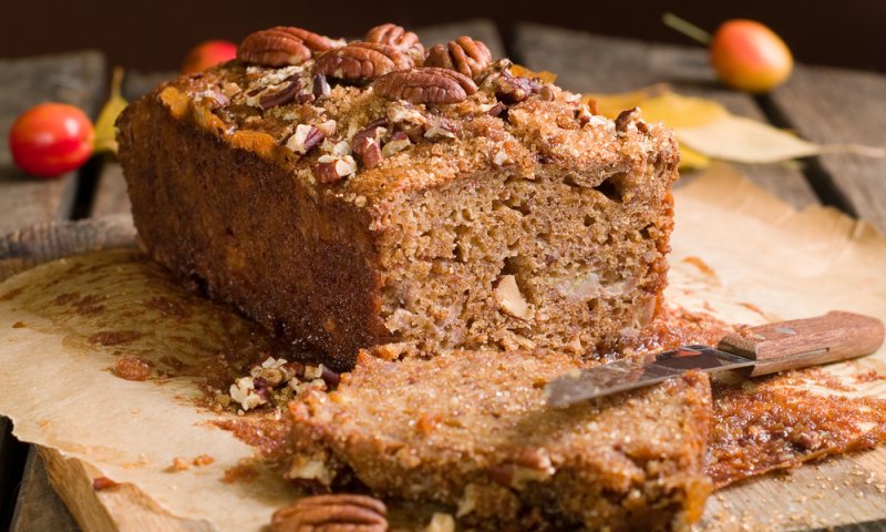 מלכת הכוורת: מתכון לעוגת דבש וקרם אגוזים