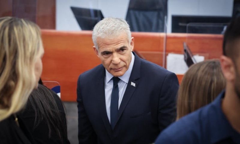 לפיד: "נתניהו קרס תחת הלחץ של שותפיו"