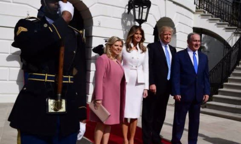 משעשע: מה עשו כדי שביבי וטראמפ יהיו באותו הגובה?