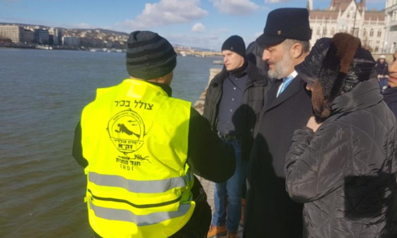 מבצע חיפושים אחר עצמות יהודי הונגריה בדנובה