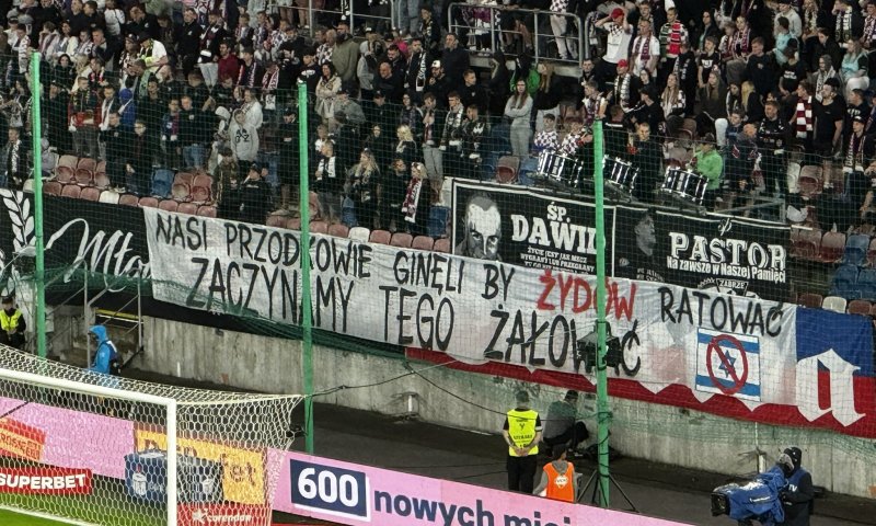 שלט בפולין: מתחילים להתחרט שהצלנו יהודים בשואה