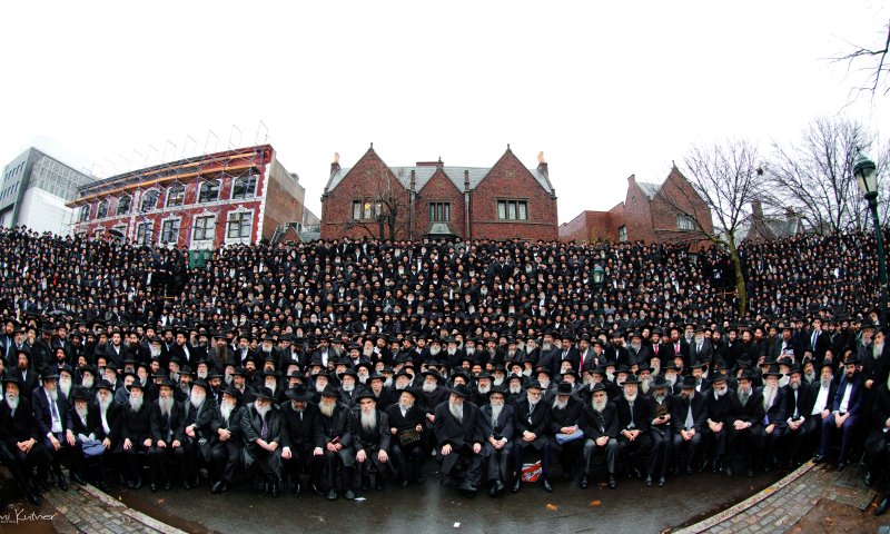 מזהים? אלפי שלוחי חב"ד בתמונה אחת