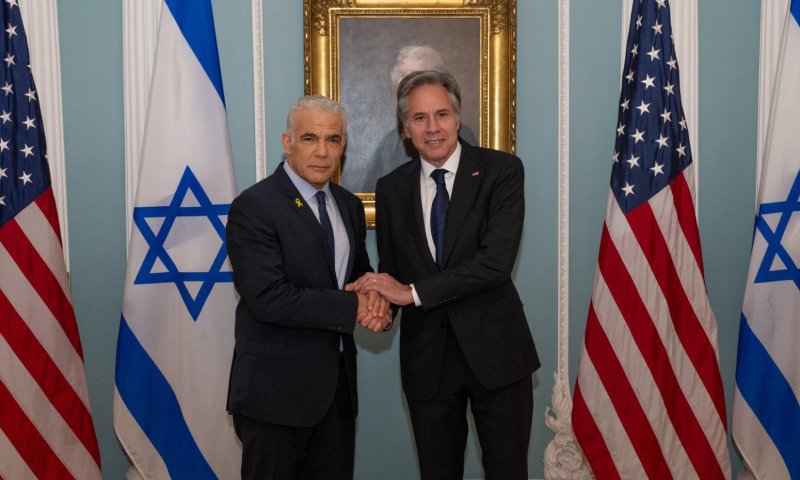 לפיד לבלינקן: "לא ננוח עד שהחטופים ישובו הביתה"