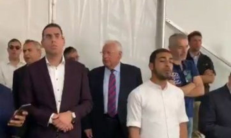 השלים מניין: אורח מפתיע בתפילת מנחה ברמת הגולן