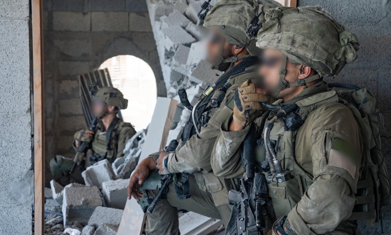 תיעוד | הלוחמים משמידים בחאן יונס מנהרה באורך 1.5 קילומטר