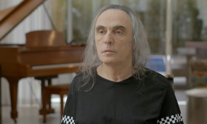 לאחר האירוע המוחי: צביקה פיק יככב בפסטיגל