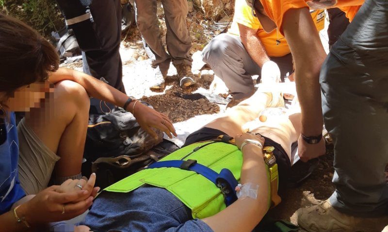 נערה מניו ג'רזי חולצה במהלך טיול של בני עקיבא