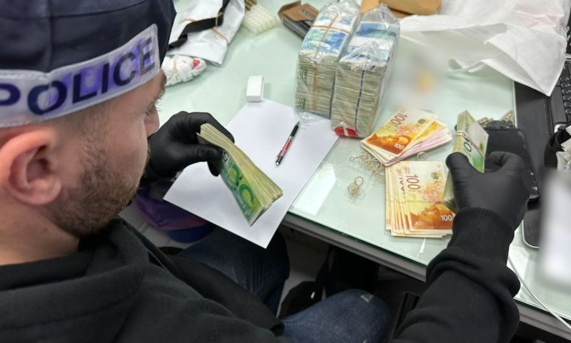 מאות שוטרים פשטו על יעדי ארגון הפשע הגדול במדינה