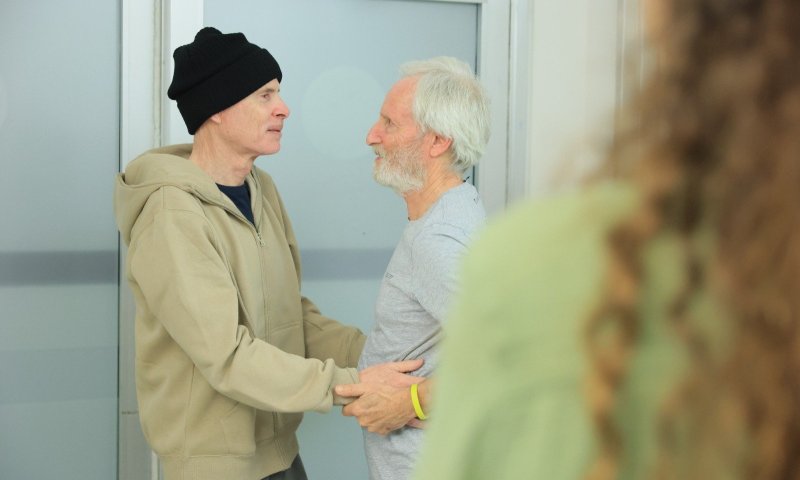 קית' סיגל משחזר בכאב: "בעטו בי, ירקו עליי, הורעבתי ללחם"