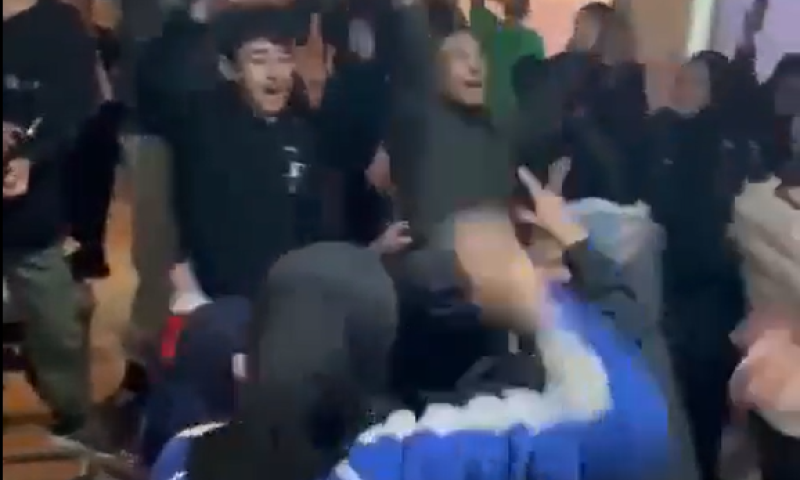 אגרופים וקריאות נגד ישראל: בצידון חוגגים את "הניצחון"