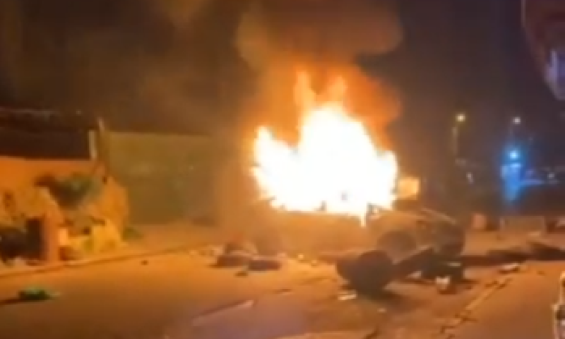 יהודי מביתר נכנס לשטוף את רכבו בכפר-וניצל מלינץ'