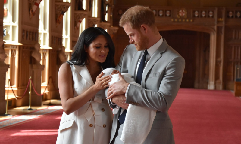 מזל טוב: תמונות ראשונות לתינוק של הארי ומייגן