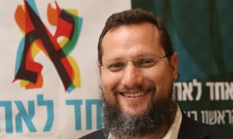 הרב נריה: שתייה בפורים, חובה או היתר? צפו בשיעור