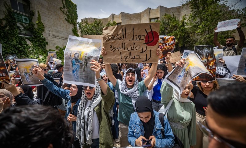 האוניברסיטה העברית מרחמת על אכזרים (בינתיים)