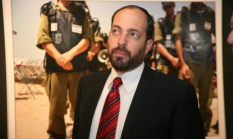 השר אטיאס במוזיאון גוש קטיף: די לנסיגות חד צדדיות