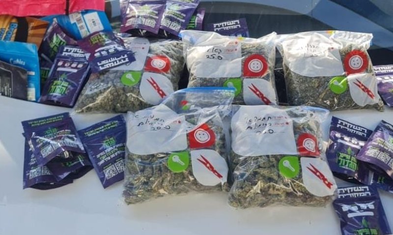במהלך בדיקה שגרתית: קילו וחצי סמים נתפסו ברכב
