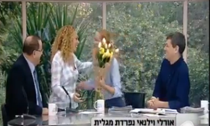 המגישה עזבה את ערוץ 2, המתחרה הביאה לה פרחים