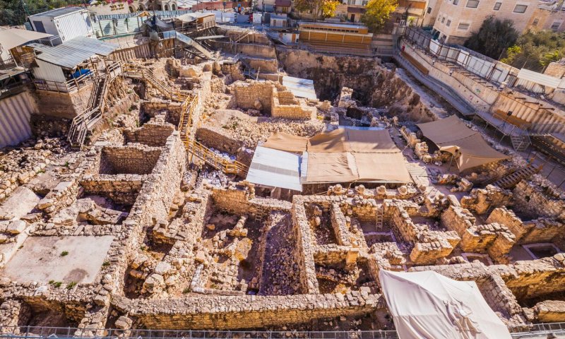 התחזה לתייר וגנב ציוד מהחפירות בעיר דוד