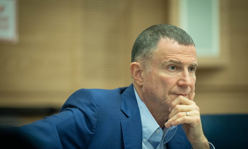 אדלשטיין עוקץ את בכירי הליכוד: 'צעד ראשון בשמאל'