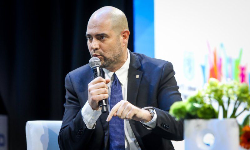 גליקמן צייץ, אוחנה הגיב בחריפות: "בוטים ומכוערים"