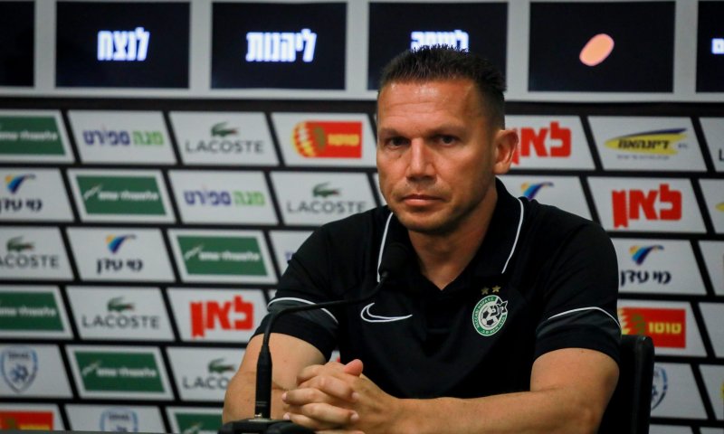 שבעה חודשים אחרי שמונה; ברק בכר פוטר מכוכב האדום