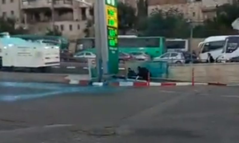 מזעזע: מכת"זית מטיחה לרצפה זוג חרדים מבוגרים