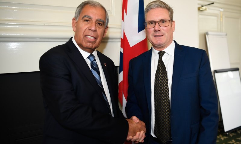 האופוזיציה הבריטית משנה כיוון: אנטי ציונות היא אנטישמיות