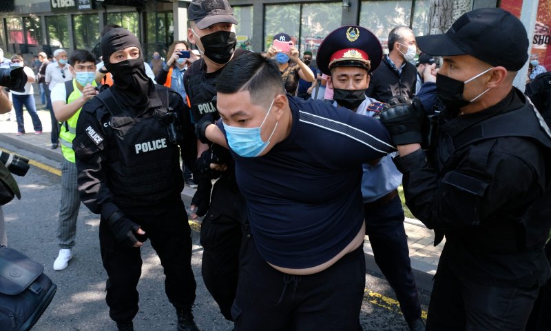 קזחסטן: המצב מחריף, יישלח כוח צבאי למדינה