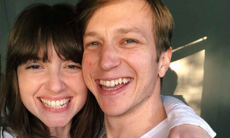 "הנס הפרטי שלי": הזמר וכוכבת הילדים התארסו