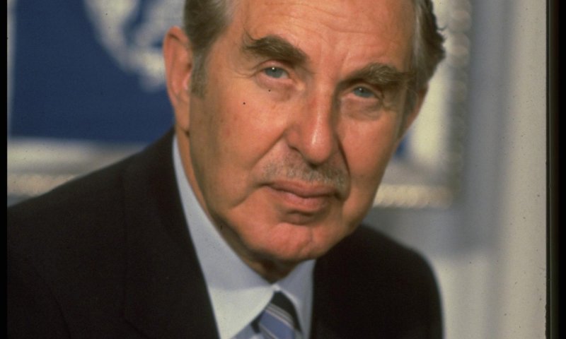 היום בהיסטוריה: השגריר הרצוג מדהים את האו"ם