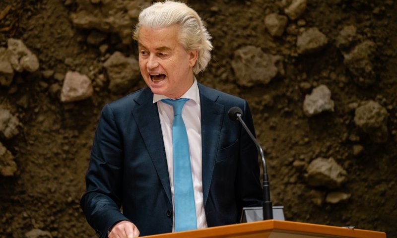 "כאוס מוחלט": וילדרס דורש לפטר את ראש עיריית אמסטרדם