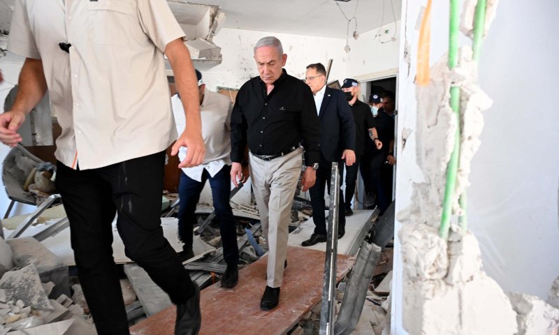 נתניהו בזירת הנפילה בבת ים: איראן תשלם מחיר יקר